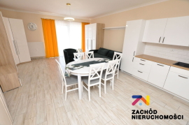 Przestronna Kawalerka 40 M2 W Apartamentowcu